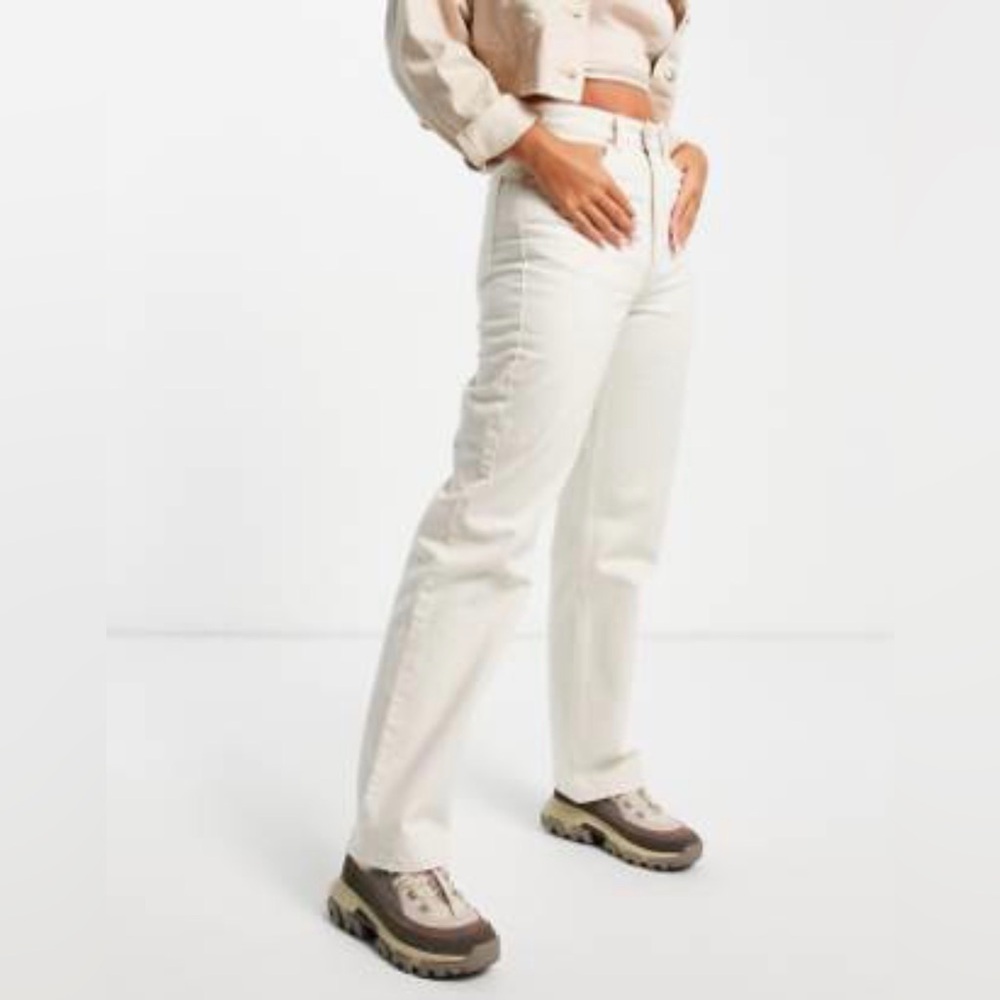 WEEKDAY ROWE ORGANIC COTTON HIGH WAIST STRAIGHT LEG JEANS IN TINTED ECRU